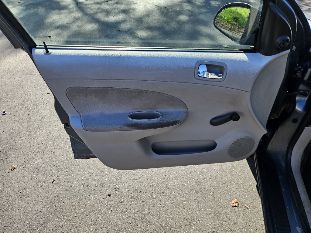Used 2006 Chevrolet Cobalt LS FWD image 12