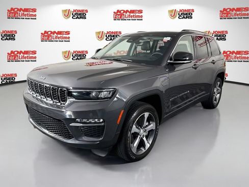 Used 2023 Jeep Grand Cherokee 4WD 4xe image 14