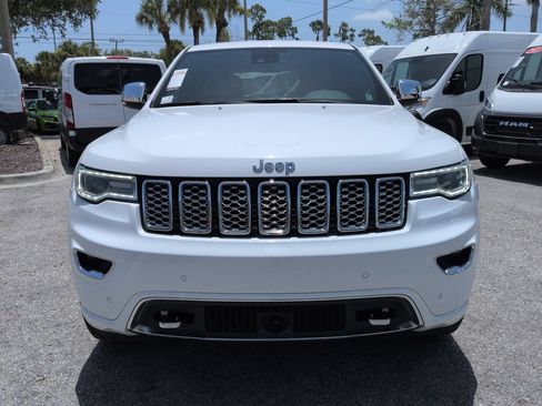 Used 2018 Jeep Grand Cherokee Overland RWD image 3