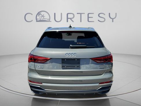 Used 2019 Audi Q3 2.0T Premium Plus w/ Premium Plus Package AWD/4WD image 4