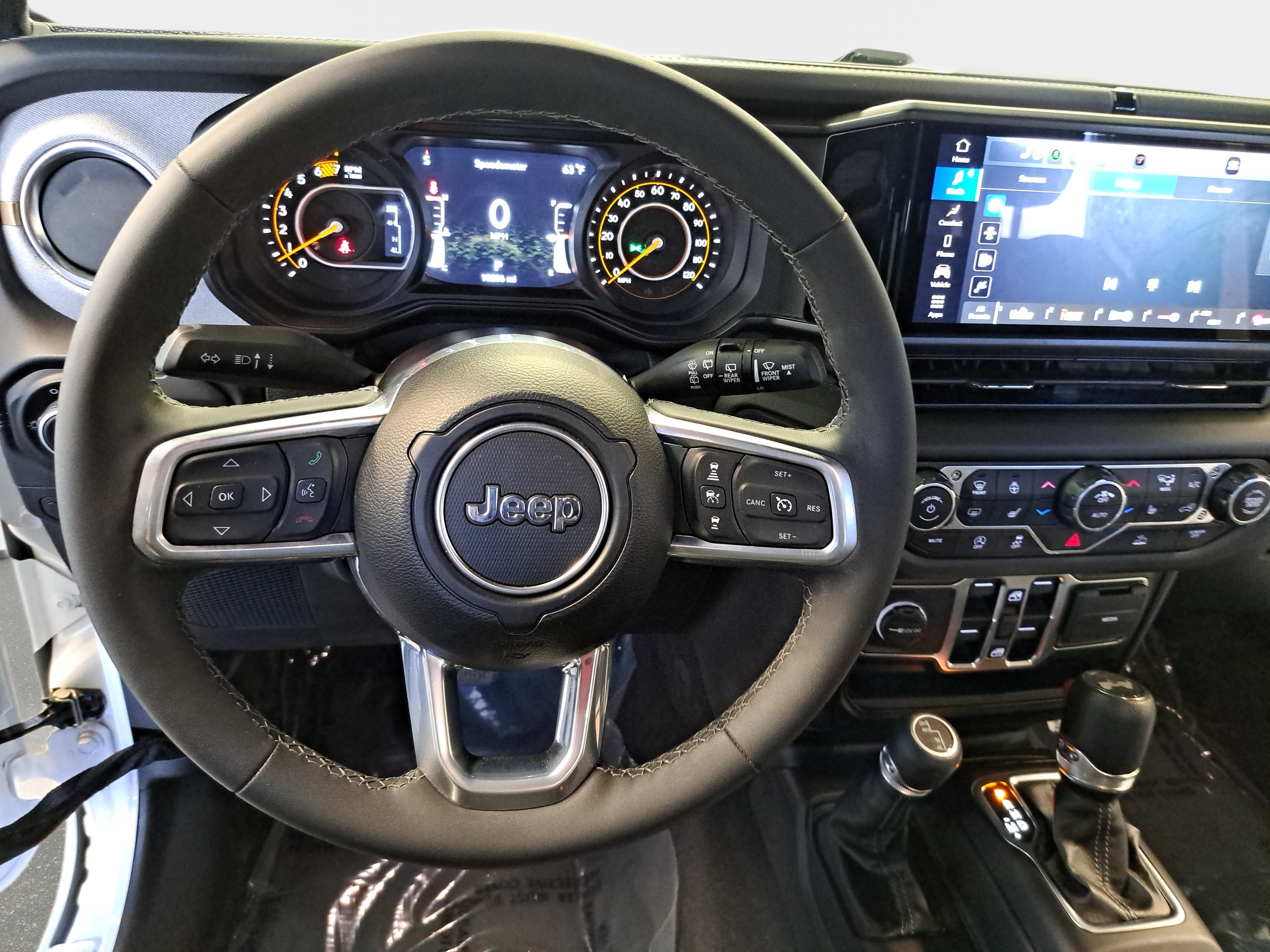 Used 2026 Jeep Wrangler Unlimited Sahara AWD/4WD image 15
