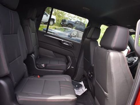 New 2026 Chevrolet Suburban RST w/ Comfort Package AWD/4WD image 17
