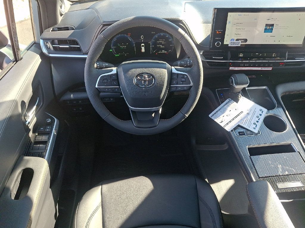 New 2026 Toyota Sienna XLE Woodland Edition AWD/4WD image 10