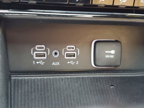 Used 2022 Jeep Grand Cherokee Summit w/ Luxury Tech Group V AWD/4WD image 28