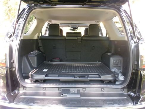 Used 2024 Toyota 4Runner Limited RWD image 32