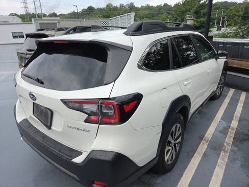 Used 2023 Subaru Outback Premium AWD/4WD image 17