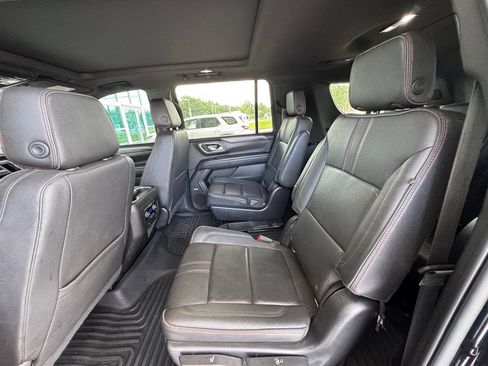 Used 2022 Chevrolet Suburban RST w/ Luxury Package RWD image 21