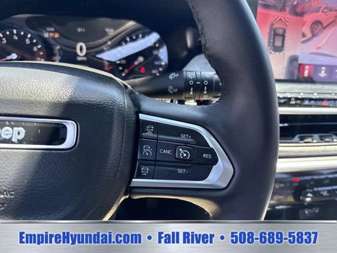 Used 2023 Jeep Compass Latitude w/ Sun and Sound Group AWD/4WD image 28