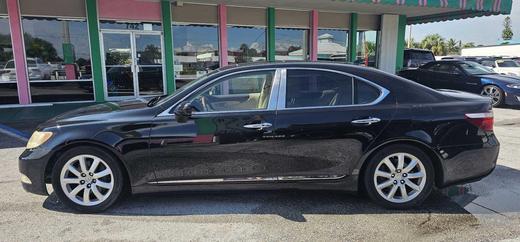 Used 2008 Lexus LS 460 RWD image 2