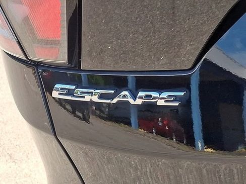 Used 2017 Ford Escape S FWD image 33