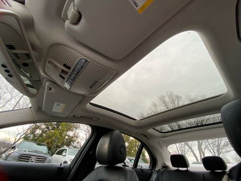 Used 2017 Mercedes-Benz C 300 4MATIC Sedan image 21