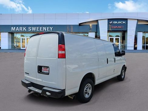 Used 2021 Chevrolet Express 2500 w/ Driver Convenience Package RWD image 29