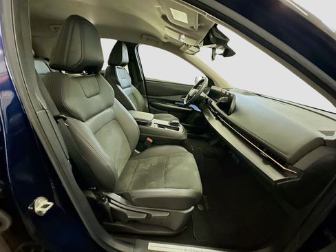 Used 2024 Nissan Ariya AWD image 32