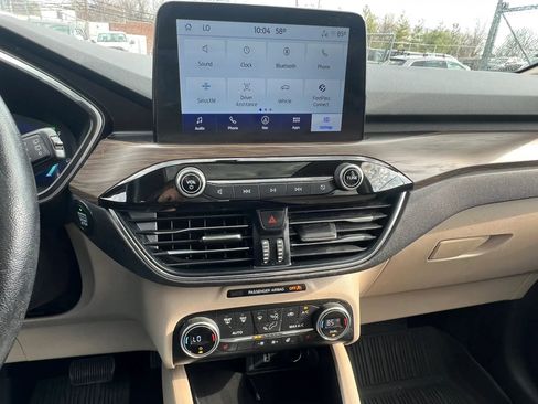 Used 2020 Ford Escape Titanium w/ Titanium Premium Package 2.0 image 16