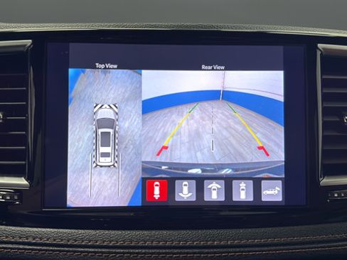 Used 2025 Chrysler Pacifica Pinnacle w/ Trailer Tow Group AWD/4WD image 14