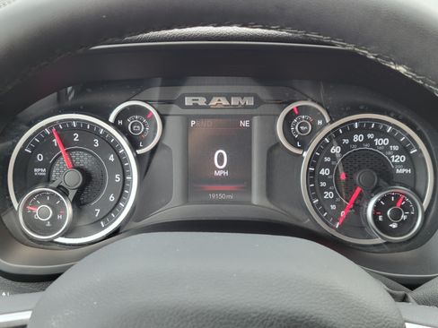 Used 2025 RAM 2500 Big Horn AWD/4WD image 10