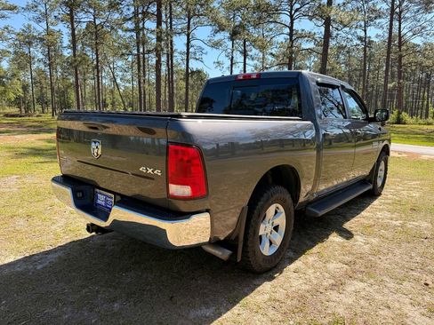 Used 2019 RAM 1500 Classic SLT AWD/4WD image 5