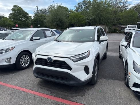 Used 2024 Toyota RAV4 XLE AWD/4WD image 1