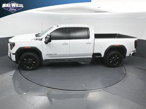 Used 2025 GMC Sierra 2500 AT4 AWD/4WD image 12