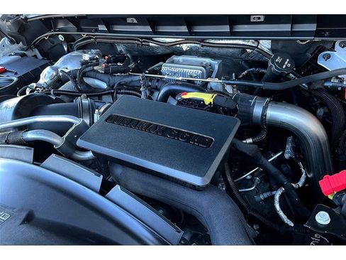 Used 2022 GMC Sierra 2500 SLT image 28