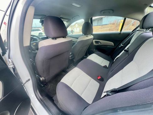 Used 2013 Chevrolet Cruze LS image 10