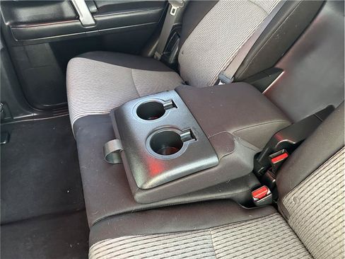 Used 2020 Toyota 4Runner SR5 AWD/4WD image 18