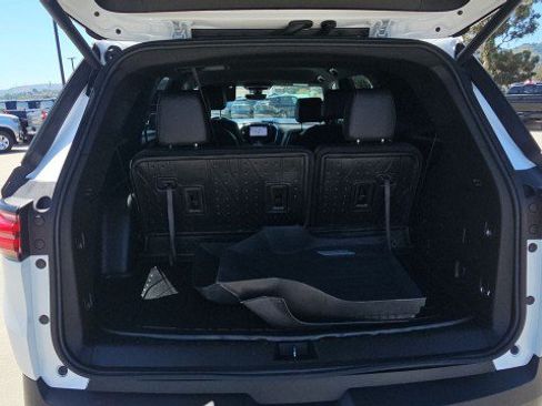 Used 2023 Chevrolet Traverse RS FWD image 26