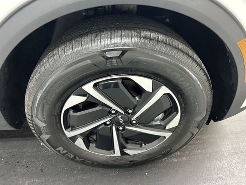 Certified 2023 Kia Sportage LX image 8