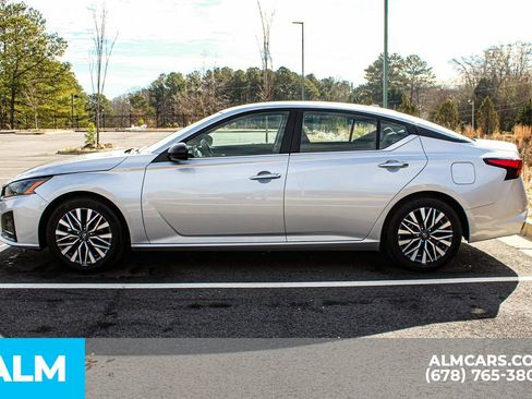 Used 2024 Nissan Altima 2.5 SV image 7