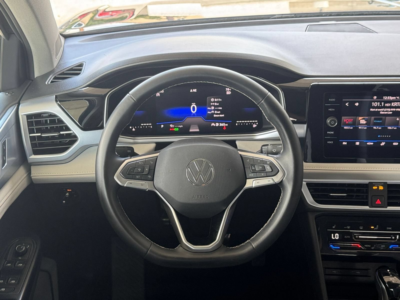 Used 2026 Volkswagen Taos SE FWD image 28