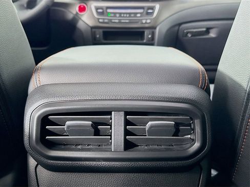 Used 2025 Honda Ridgeline TrailSport image 39