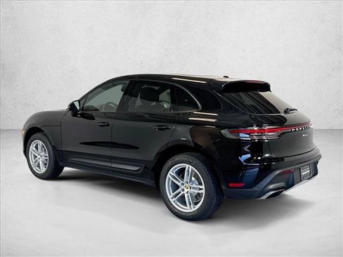 Certified 2026 Porsche Macan AWD/4WD image 3