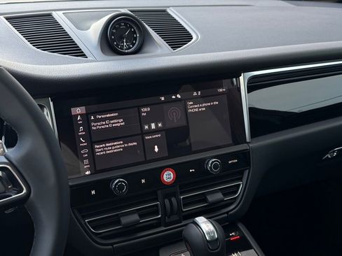 New 2026 Porsche Macan image 30