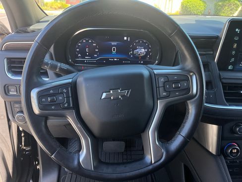 Used 2022 Chevrolet Tahoe Z71 w/ Luxury Package AWD/4WD image 20