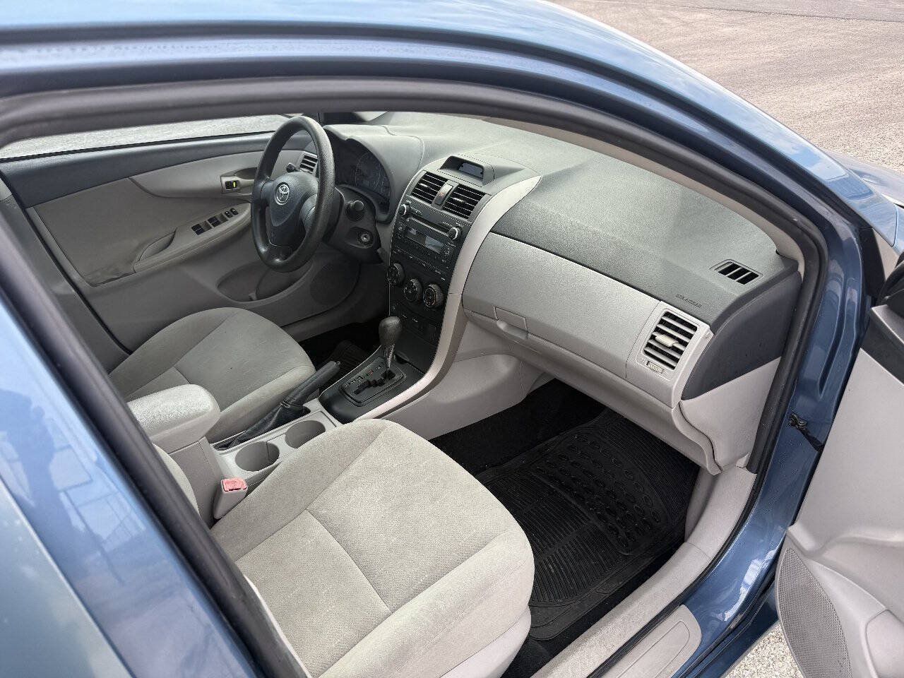Used 2013 Toyota Corolla L FWD image 10