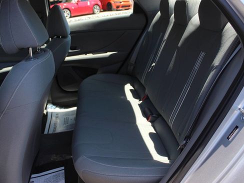 Used 2023 Hyundai Elantra SEL w/ Convenience Package image 10