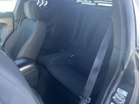 Used 2015 Ford Mustang Coupe RWD image 15