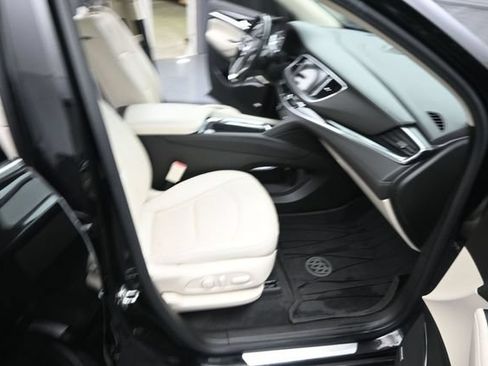 Used 2022 Buick Enclave Essence w/ Experience Buick Package FWD image 20