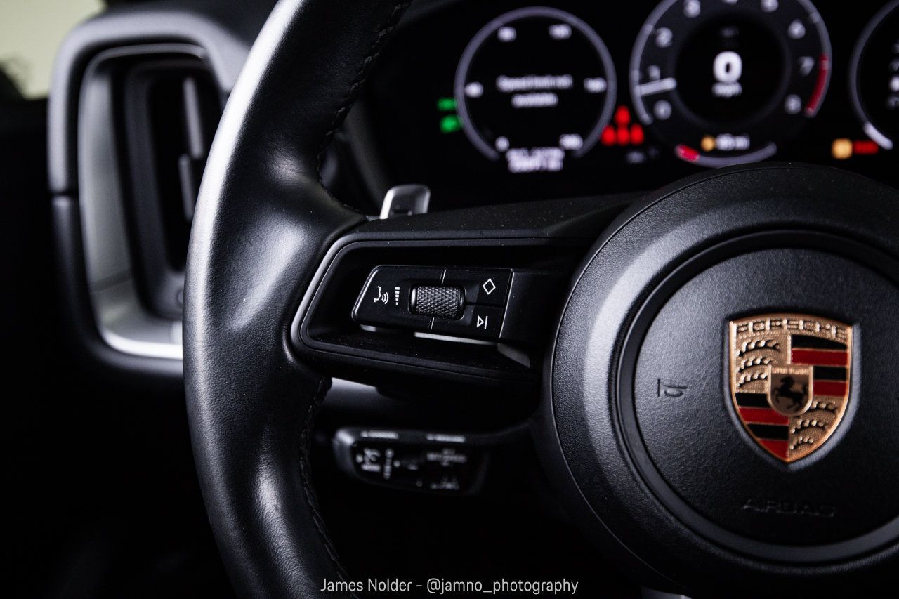 Certified 2024 Porsche Cayenne S AWD/4WD image 17