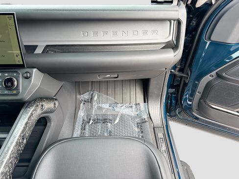 New 2026 Land Rover Defender 110 OCTA AWD/4WD image 17