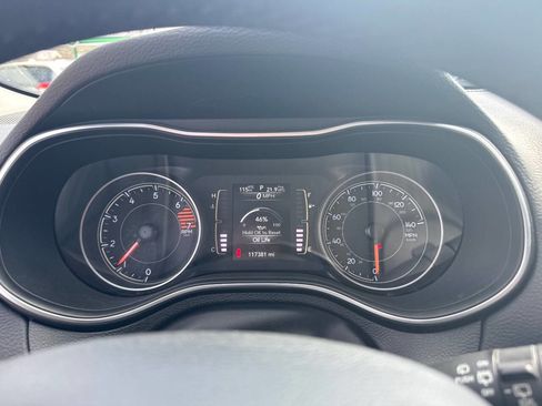 Used 2019 Jeep Cherokee Latitude Plus image 20