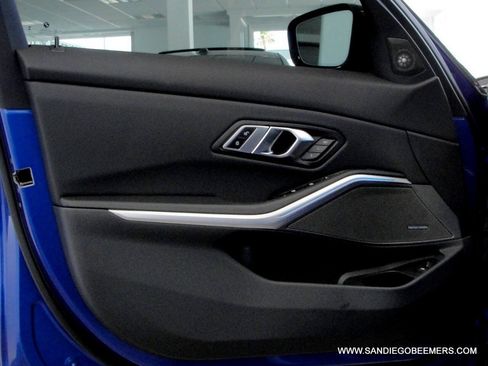 Used 2023 BMW 330i Sedan w/ M Sport Package RWD image 16