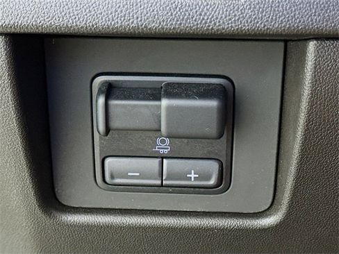 Used 2024 Chevrolet Colorado LT w/ LT Convenience Package II image 19