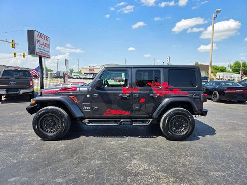 Used 2019 Jeep Wrangler Unlimited Sahara w/ Safety Group AWD/4WD image 26