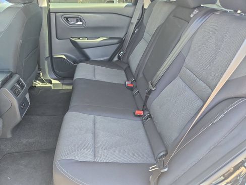 Certified 2025 Nissan Rogue SV FWD image 9