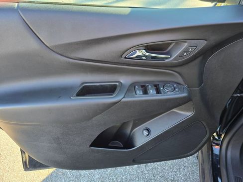 Used 2024 Chevrolet Equinox LT image 10