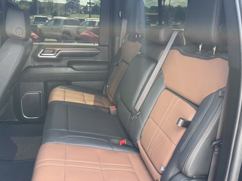 Used 2024 Chevrolet Silverado 2500 High Country w/ Technology Package image 14