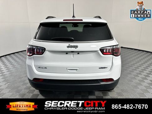 Used 2025 Jeep Compass Latitude w/ Sun & Sound Group AWD/4WD image 6