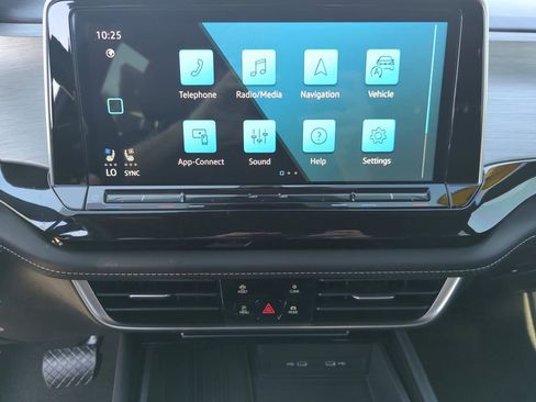 New 2025 Volkswagen Atlas Cross Sport SE AWD/4WD image 27