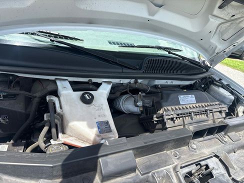 Used 2024 Chevrolet Express 3500 LS RWD image 18
